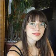 Laureanda in lettere, aiuto ragazze e ragazzi in materie come italiano, storia, geografia e filosofia